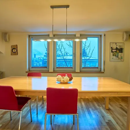 アパート Grosse Exklusive Mit Balkon Und Fantastischer Aussicht Auf Bergwelt Inkl Privatem Parkplatz Mit E-ladestation *